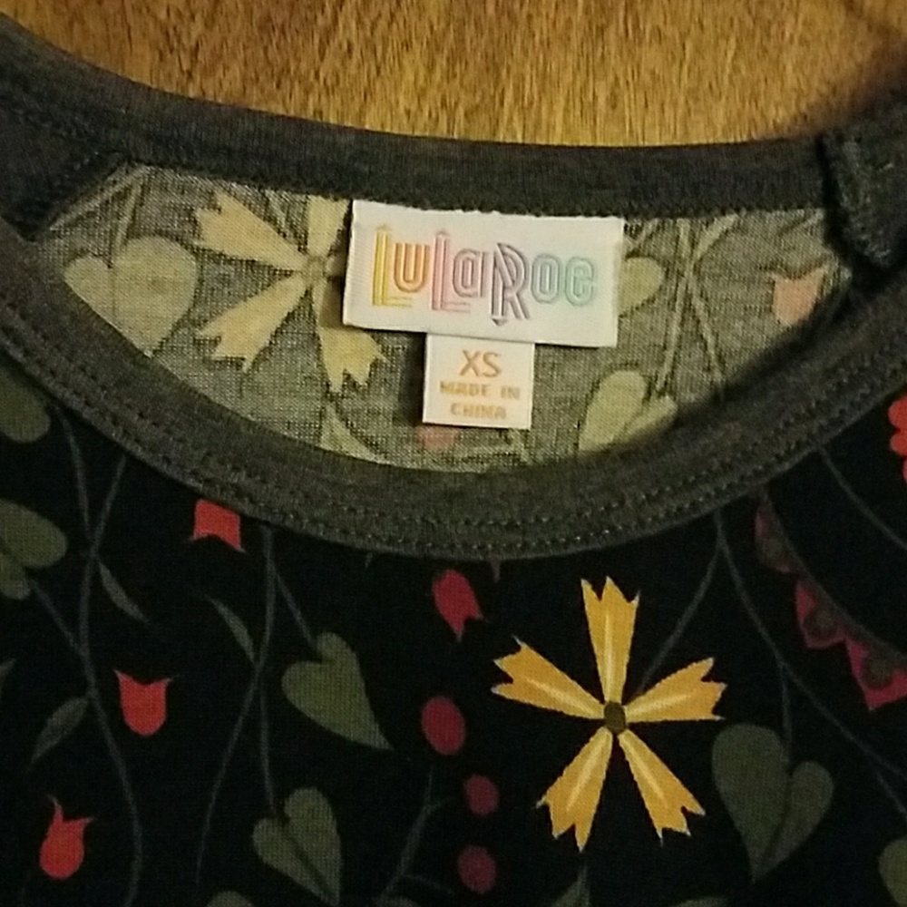 Lularoe Randy Tee - Picture 3 of 5